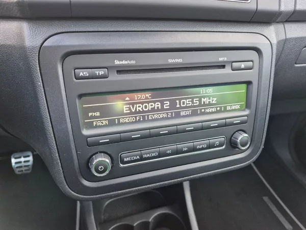 Škoda Roomster Scout 1.6 TDI 66 kW - foto 17