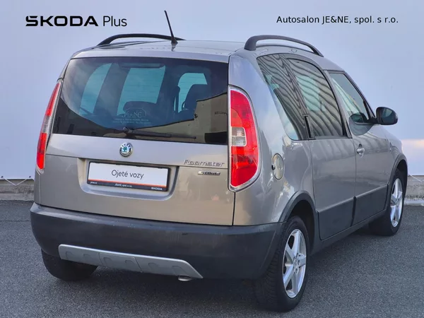 Škoda Roomster Scout 1.6 TDI 66 kW - foto 2