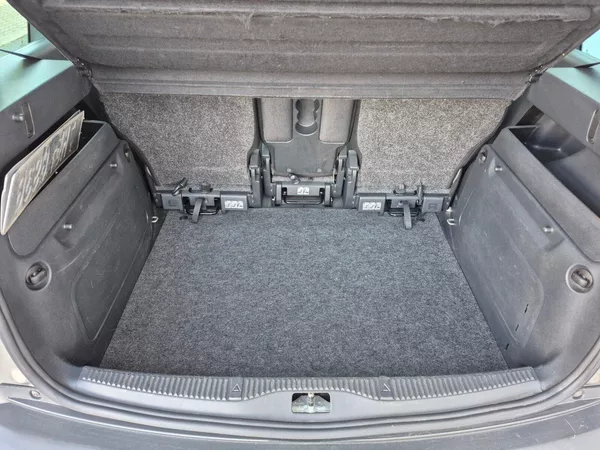 Škoda Roomster Scout 1.6 TDI 66 kW - foto 21
