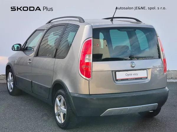 Škoda Roomster Scout 1.6 TDI 66 kW - foto 7