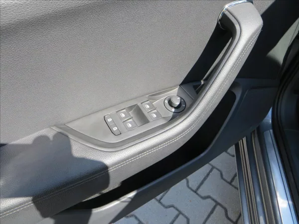 Škoda Superb 2,0 TSI DSG Style 140kW Tažné - foto 14