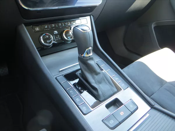 Škoda Superb 2,0 TSI DSG Style 140kW Tažné - foto 18