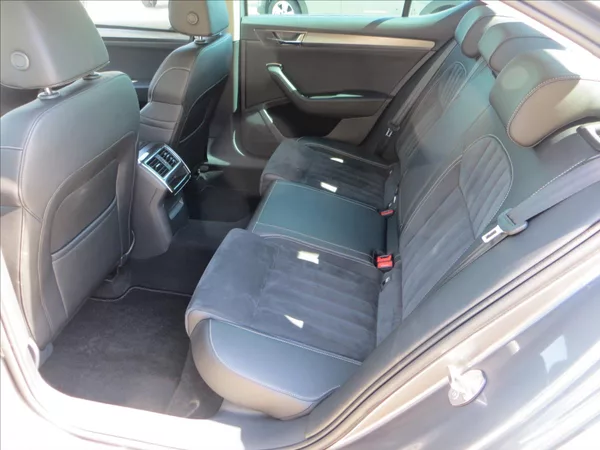 Škoda Superb 2,0 TSI DSG Style 140kW Tažné - foto 29