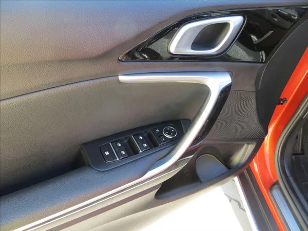 Kia XCeed 1,5 T-GDI 118kW Exclusive ČR - foto 11