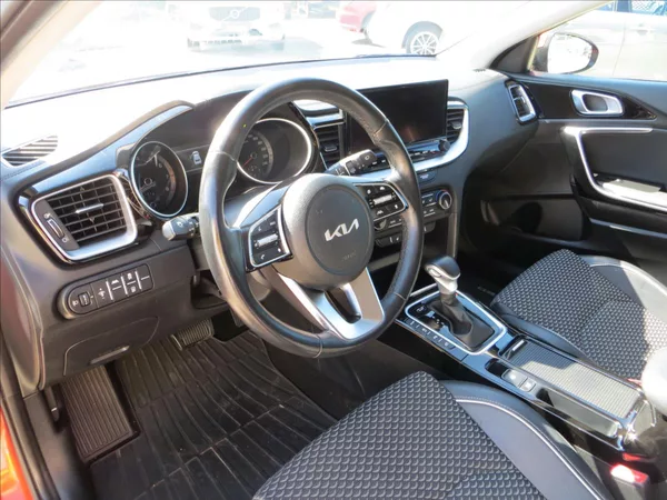 Kia XCeed 1,5 T-GDI 118kW Exclusive ČR - foto 12