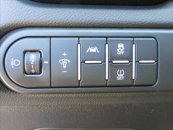 Kia XCeed 1,5 T-GDI 118kW Exclusive ČR - foto 20