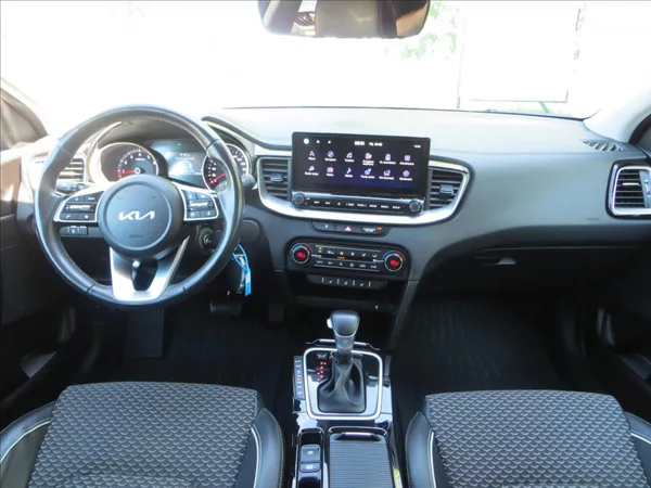 Kia XCeed 1,5 T-GDI 118kW Exclusive ČR - foto 26