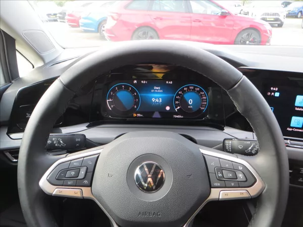Volkswagen Golf 1,5 TSI 96kW STYLE Navi ČR - foto 19