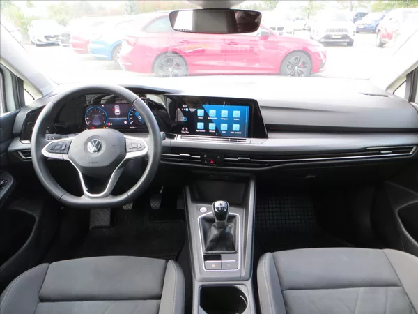 Volkswagen Golf 1,5 TSI 96kW STYLE Navi ČR - foto 22