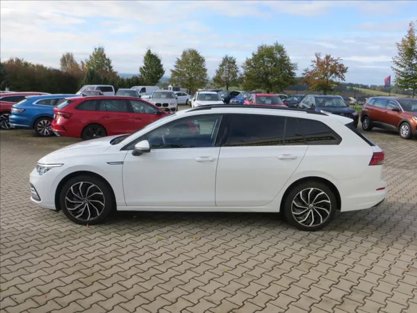 Volkswagen Golf 1,5 TSI 96kW STYLE Navi ČR - foto 4