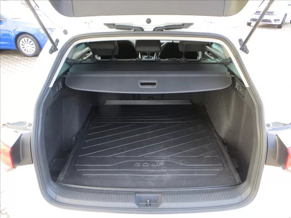 Volkswagen Golf 1,5 TSI 96kW STYLE Navi ČR - foto 7