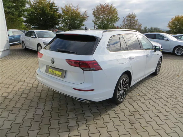 Volkswagen Golf 1,5 TSI 96kW STYLE Navi ČR - foto 8