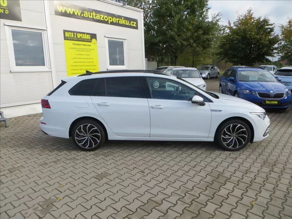 Volkswagen Golf 1,5 TSI 96kW STYLE Navi ČR - foto 9