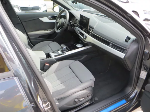 Audi A4 Avant 3,0 TDI 210kW S line qua - foto 11