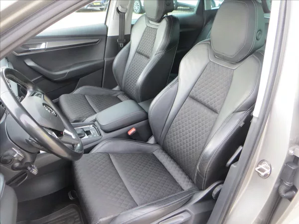 Škoda Karoq 1,5 TSI Style 110kW DSG WEBAST - foto 16