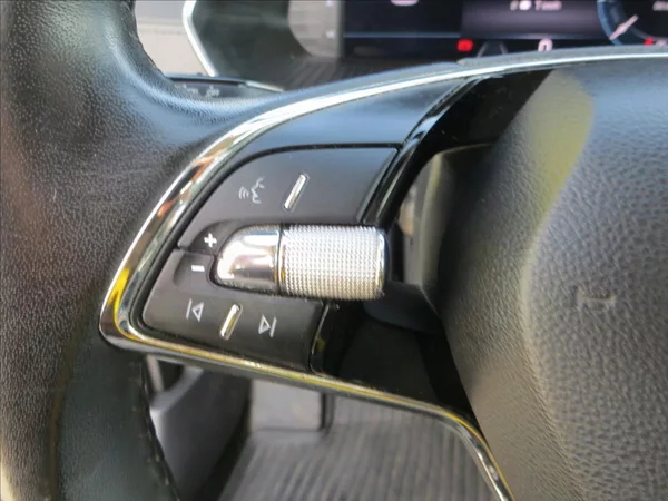 Škoda Octavia 2,0 TDI Ambition ČR - foto 19