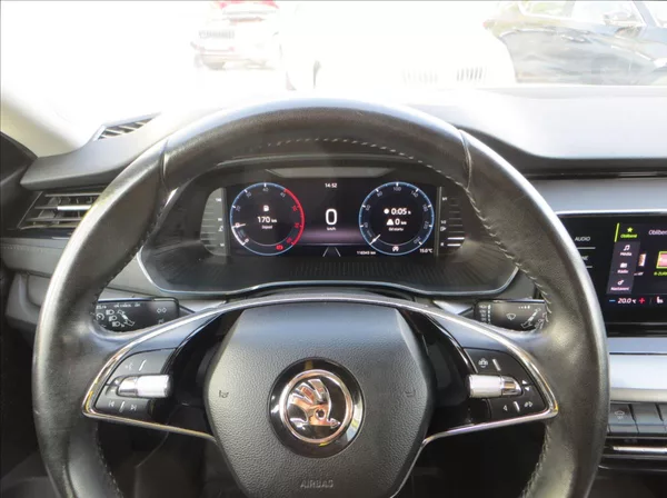 Škoda Octavia 2,0 TDI Ambition ČR - foto 21