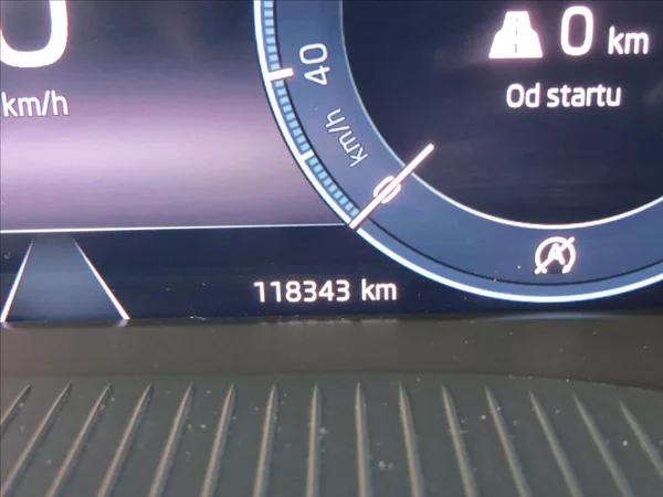 Škoda Octavia 2,0 TDI Ambition ČR - foto 22