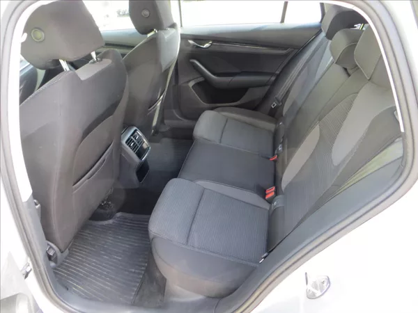 Škoda Octavia 2,0 TDI Ambition ČR - foto 23