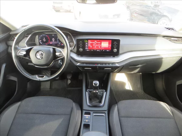 Škoda Octavia 2,0 TDI Ambition ČR - foto 24