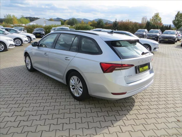 Škoda Octavia 2,0 TDI Ambition ČR - foto 5