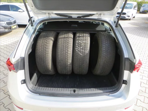Škoda Octavia 2,0 TDI Ambition ČR - foto 7