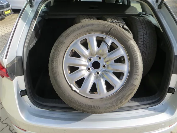 Škoda Octavia 2,0 TDI Ambition ČR - foto 8