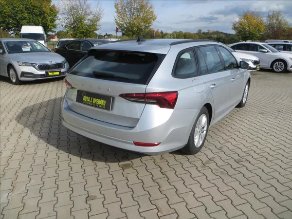 Škoda Octavia 2,0 TDI Ambition ČR - foto 9