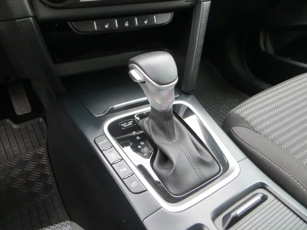 Kia Ceed 1,5 T-GDI 118kW SW Top AUT ČR - foto 14
