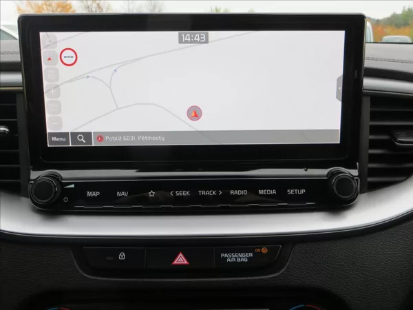 Kia Ceed 1,5 T-GDI 118kW SW Top AUT ČR - foto 17