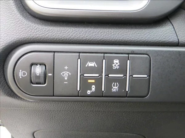 Kia Ceed 1,5 T-GDI 118kW SW Top AUT ČR - foto 20