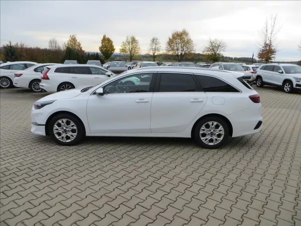 Kia Ceed 1,5 T-GDI 118kW SW Top AUT ČR - foto 4