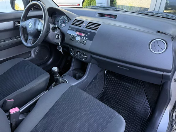 Suzuki Swift 1.3 68kW Klima ČR - foto 10