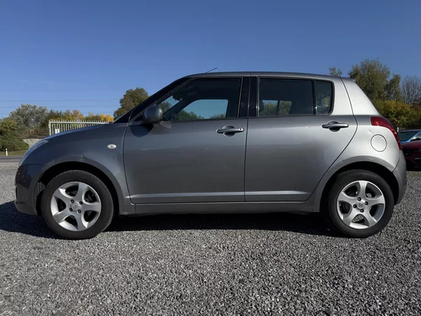 Suzuki Swift 1.3 68kW Klima ČR - foto 8