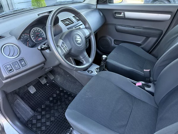 Suzuki Swift 1.3 68kW Klima ČR - foto 9