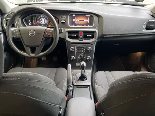 Volvo V40 - foto 10