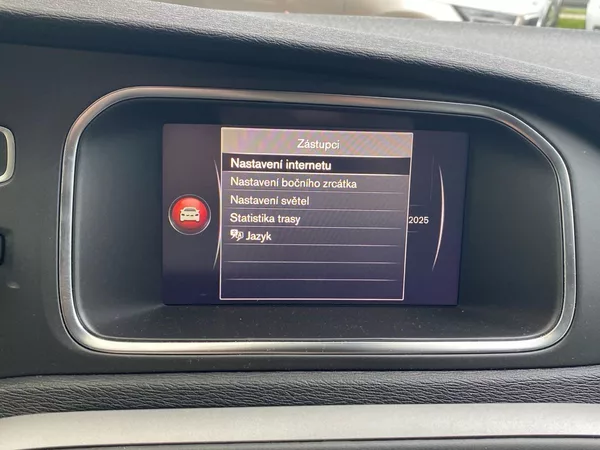 Volvo V40 - foto 22
