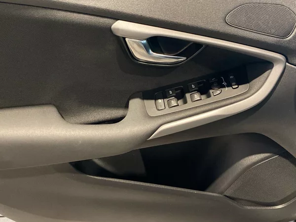 Volvo V40 - foto 25