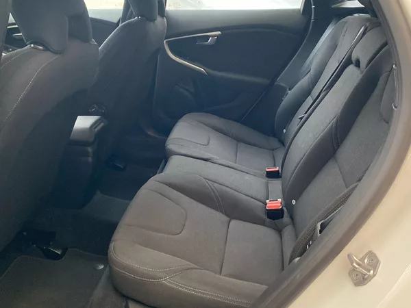 Volvo V40 - foto 8