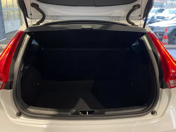 Volvo V40 - foto 9