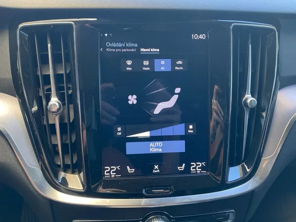 Volvo V60 D3 AWD MOM PRO - foto 17