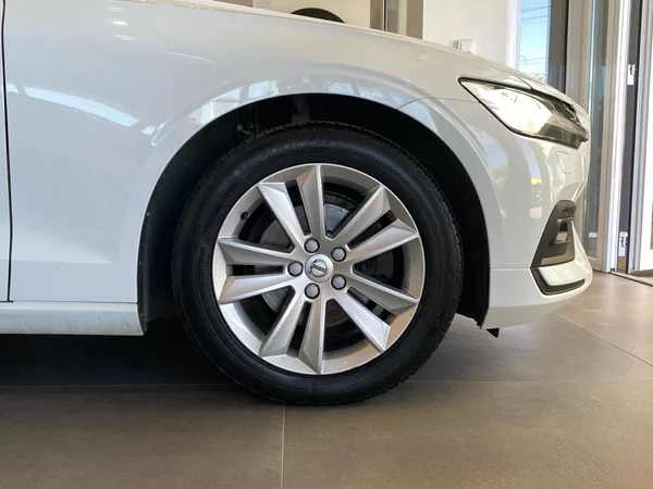 Volvo V60 D3 AWD MOM PRO - foto 25