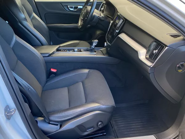 Volvo V60 D3 AWD MOM PRO - foto 7