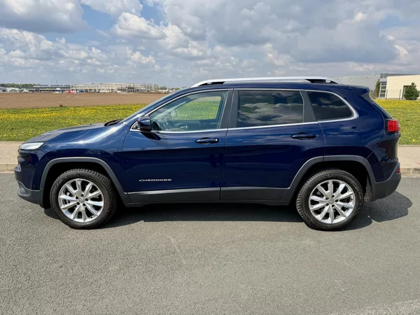 Jeep Cherokee 2.0 M-JET 4X4 LIMITED NAV KŮŽE - foto 2