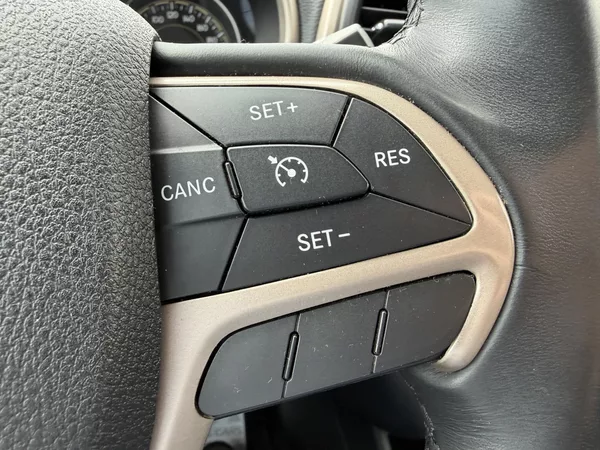 Jeep Cherokee 2.0 M-JET 4X4 LIMITED NAV KŮŽE - foto 20