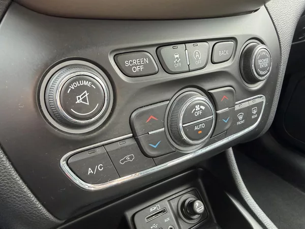 Jeep Cherokee 2.0 M-JET 4X4 LIMITED NAV KŮŽE - foto 29