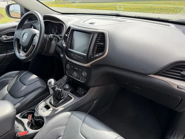 Jeep Cherokee 2.0 M-JET 4X4 LIMITED NAV KŮŽE - foto 39