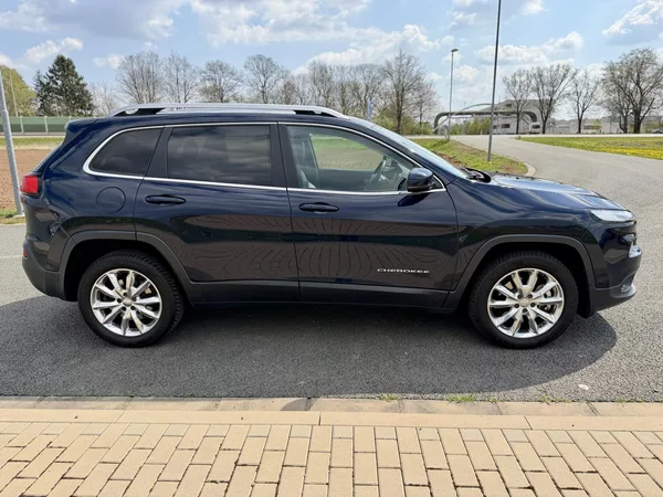 Jeep Cherokee 2.0 M-JET 4X4 LIMITED NAV KŮŽE - foto 6