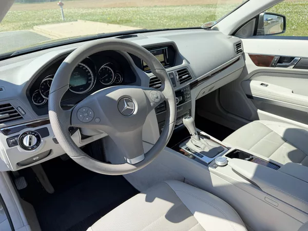 Mercedes-Benz Třídy E 250 CGI 5G KUPÉ SERVISKA - foto 12