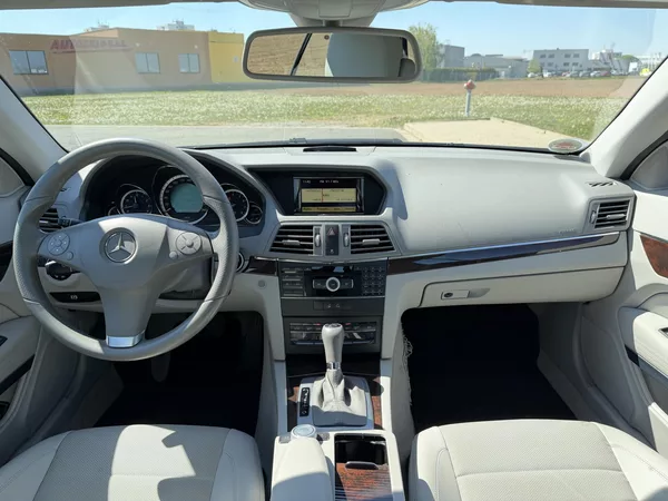 Mercedes-Benz Třídy E 250 CGI 5G KUPÉ SERVISKA - foto 13